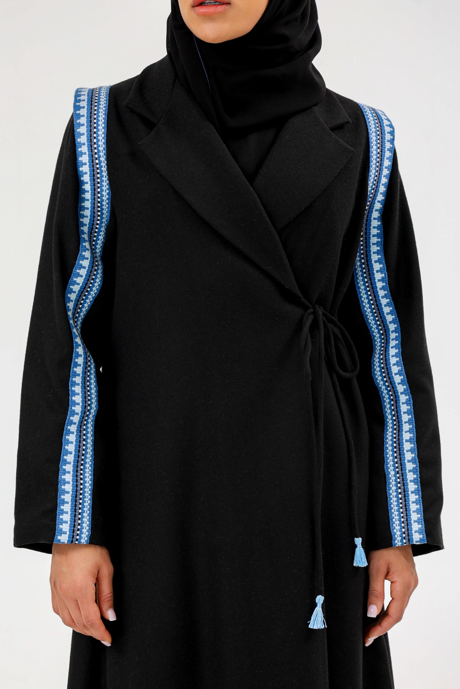 Horse Tooth Sadu Abaya in Midnight