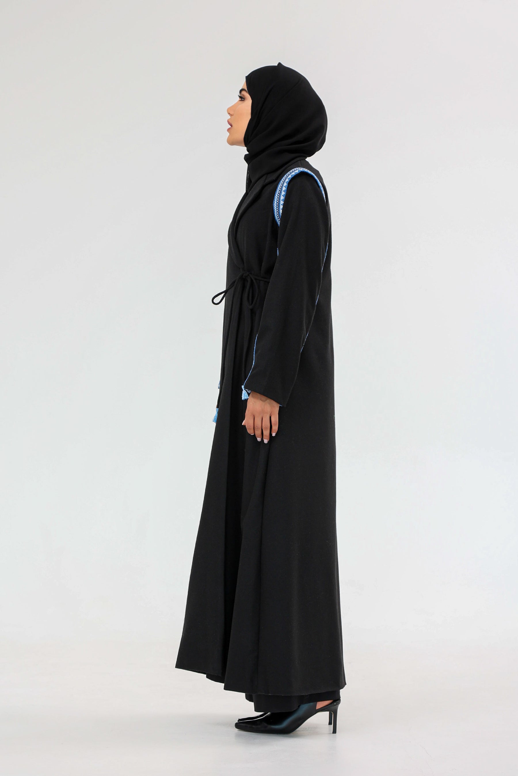 Horse Tooth Sadu Abaya in Midnight