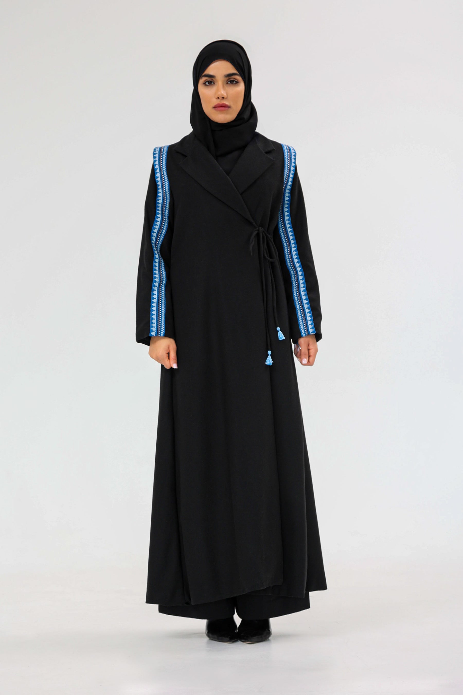 Horse Tooth Sadu Abaya in Midnight